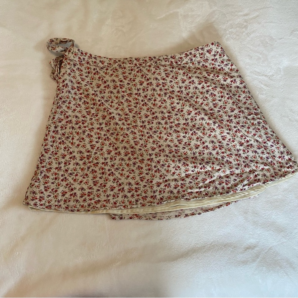 American Eagle Floral Wrap Skirt - Picture 2 of 3